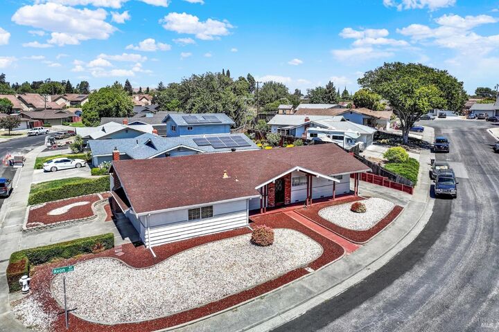 Property Photo:  1360 Avon Way  CA 94533 