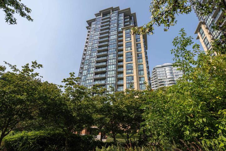 13380 108th Avenue 404 — photo 1