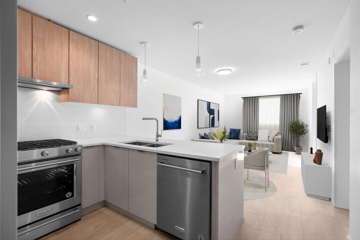 Property Photo:  108 E 8th Street 202  BC V7L 0H1 