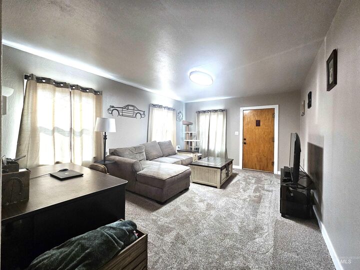 Property Photo:  1220 Highland  WA 99403 