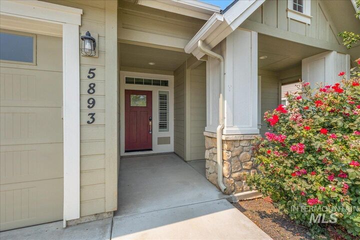 Property Photo: 5893 N Vicenza Ave ID 83646