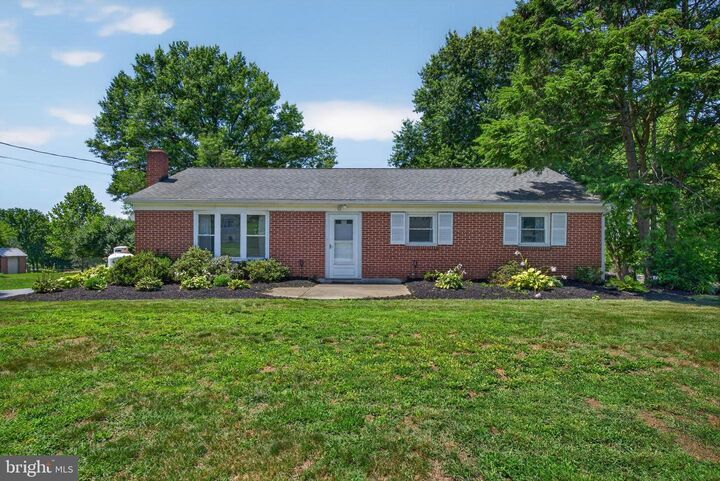 Property Photo: 658 Green Ridge Drive Drive PA 17545