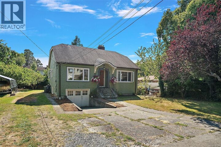 Property Photo:  81 Logan Avenue  BC V9A 1H4 