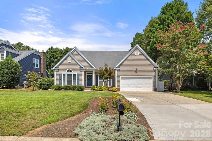 Property Photo: 8632 Castlebay Drive NC 28277