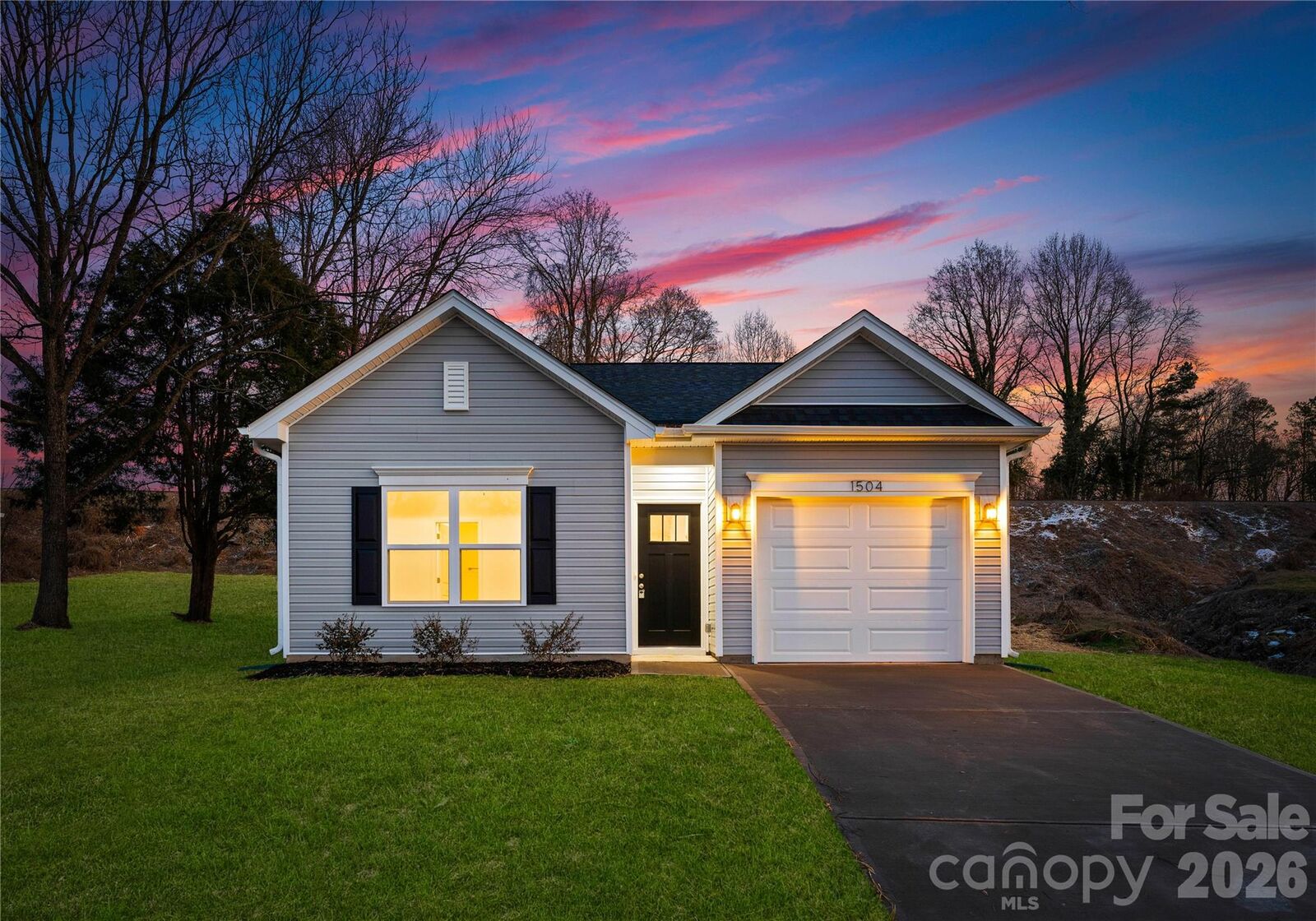 Property Photo: 1009 Ashton Avenue NC 28052