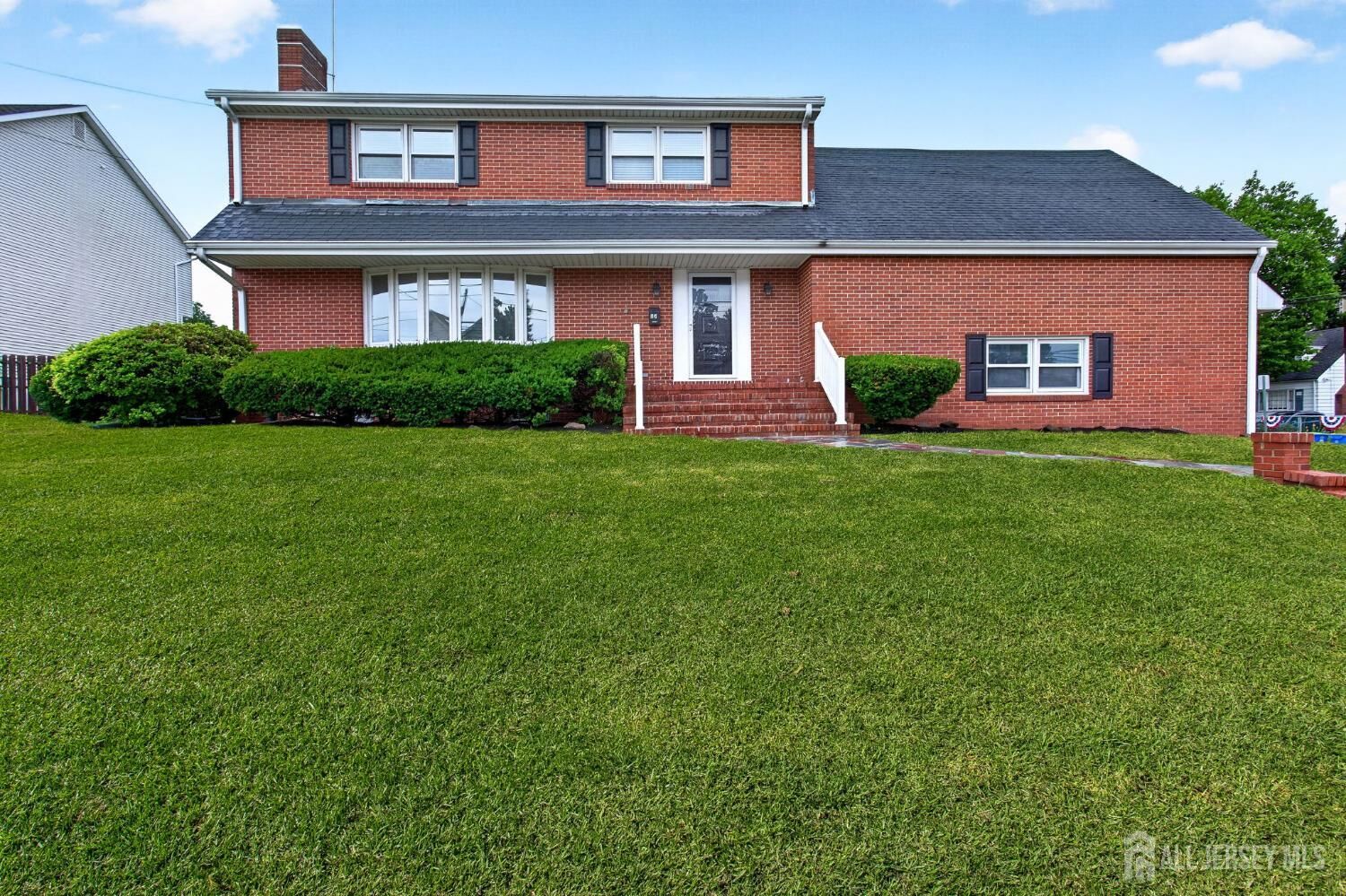 Property Photo:  22 Franklin Boulevard  NJ 08873 