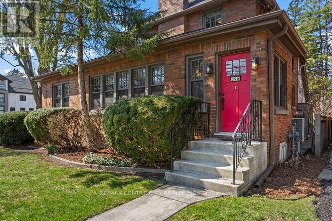 Property Photo: 396 Victoria Street ON N5Y 4A9