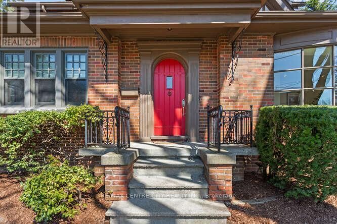 Property Photo: 396 Victoria Street ON N5Y 4A9