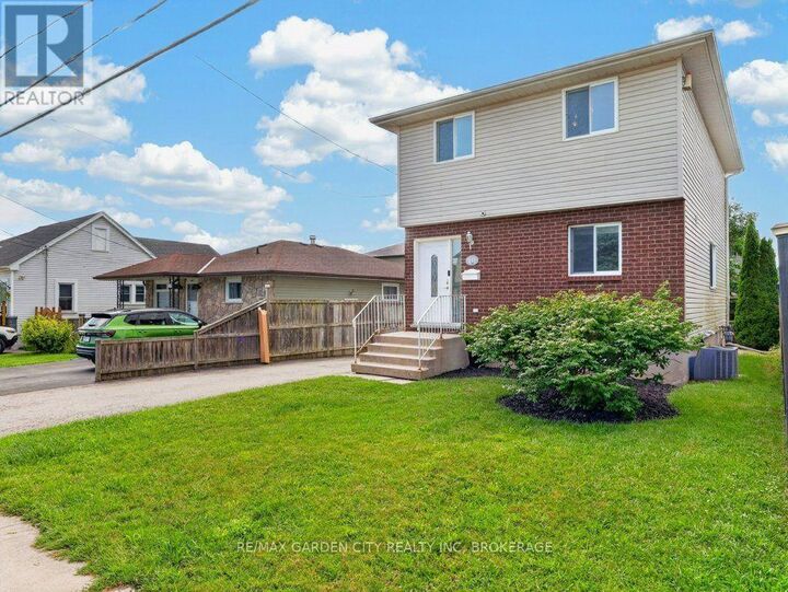 Property Photo: 211 Morton Street South ON L2V 1C8