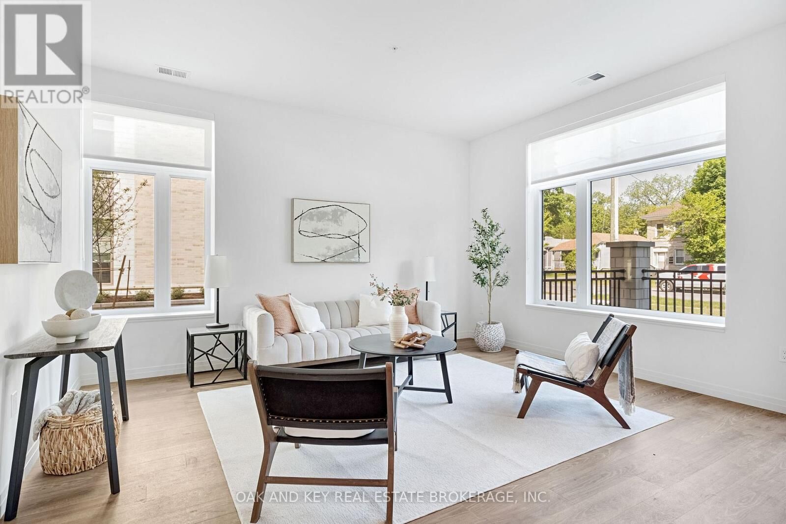 Property Photo:  385 Hill Street 108  ON N6B 1E3 