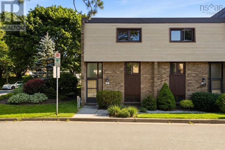 1 Forestside Crescent — photo 1