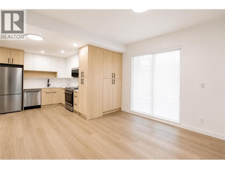 Property Photo: 1380 Pridham Avenue 201 BC V1Y 6B5
