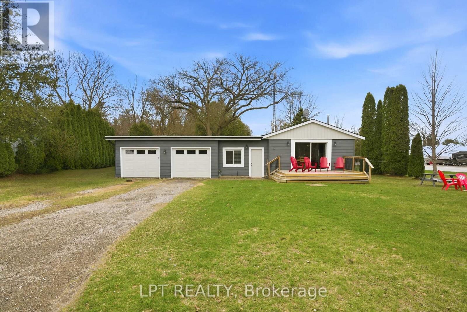 Property Photo: 7597 Biddulph Street ON N0M 2L0