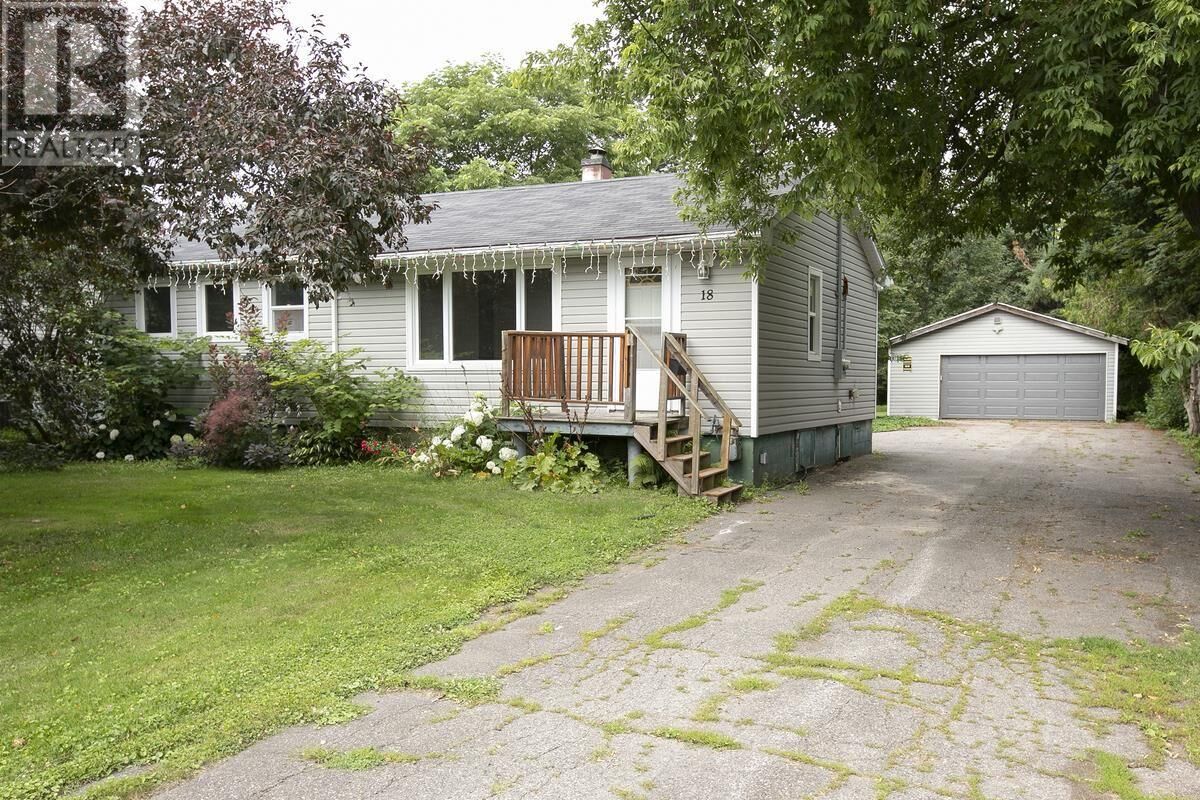 Property Photo: 18 Eastern Ave ON P6A 4R1