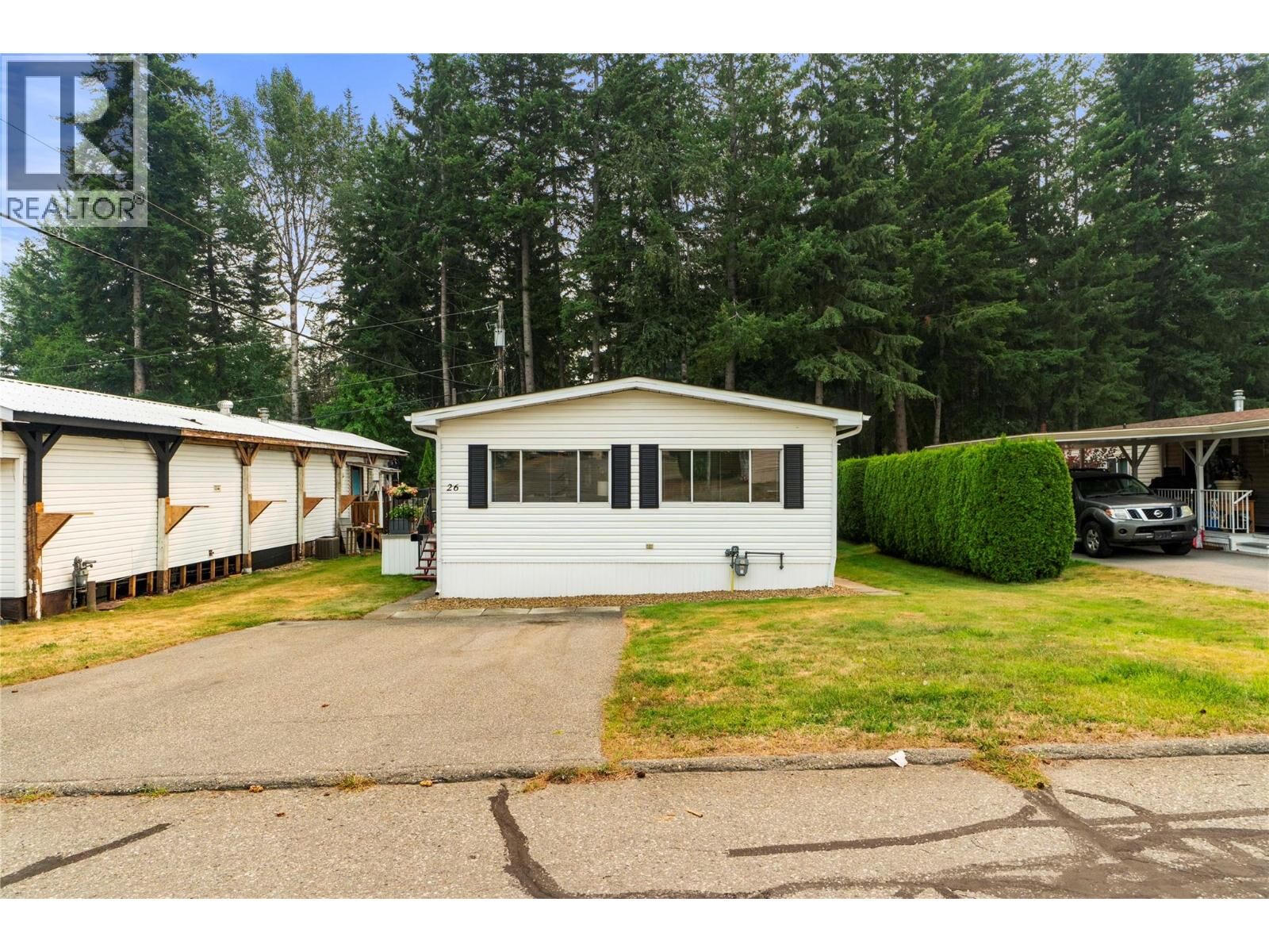 Property Photo: 1361 30 Street Southeast 26 BC V1E 2N4