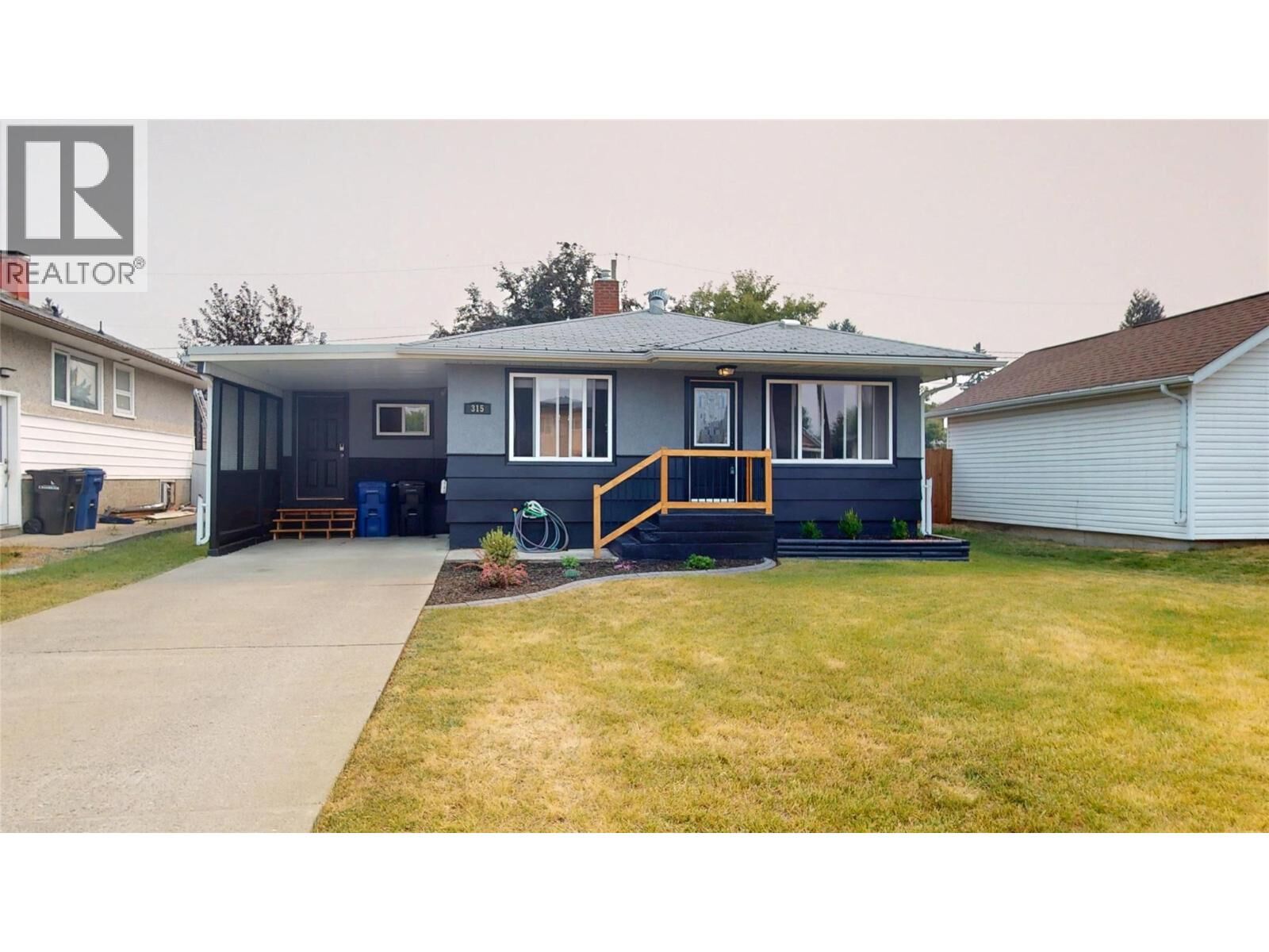 Property Photo: 315 5 Street South BC V1C 1J5
