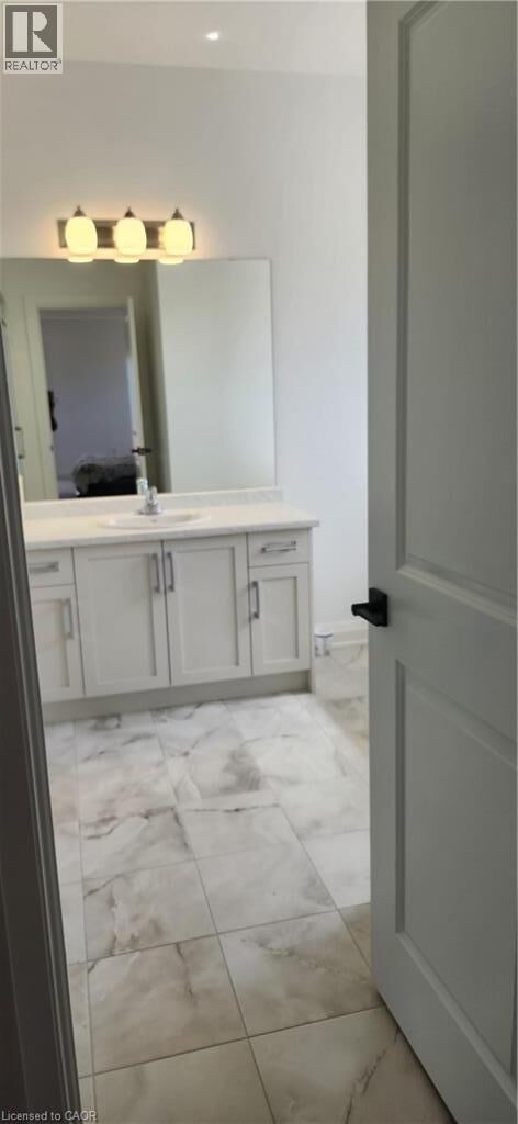 Property Photo: 95 East Willoughby Court East ON L3C 0K9