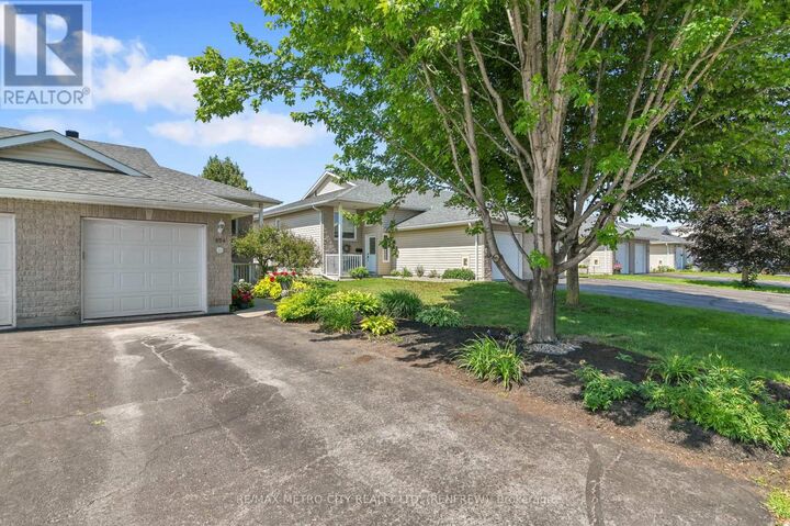 Property Photo: 854 Eighth Street ON K7V 4K9