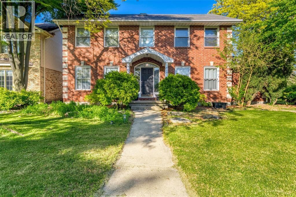 Property Photo: 706 Esser Crescent ON N7S 5W6