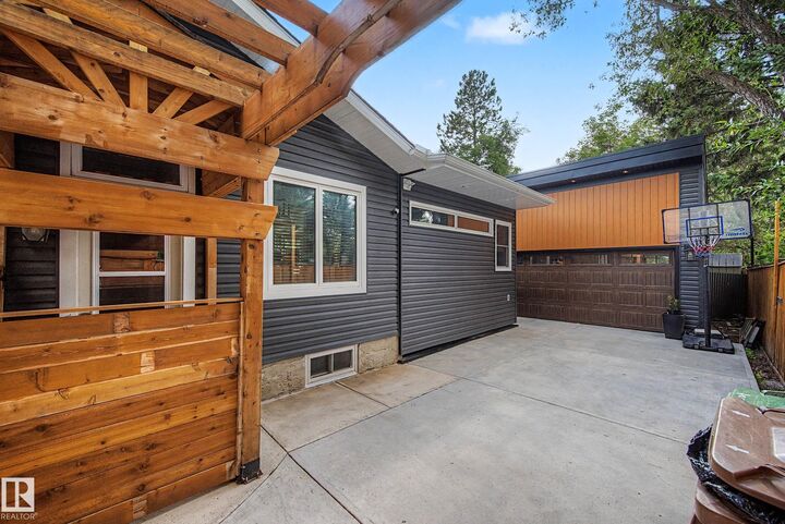 Property Photo: 162 Mission Avenue AB T8N 2C7