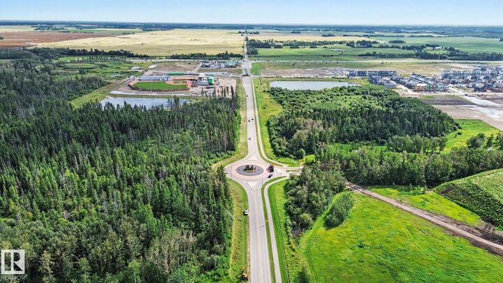Property Photo: 11 Pierwyck Loop AB T7X 3H1