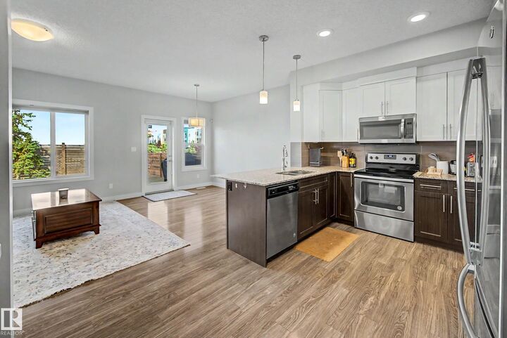 1783 Keene Crescent SW — photo 1