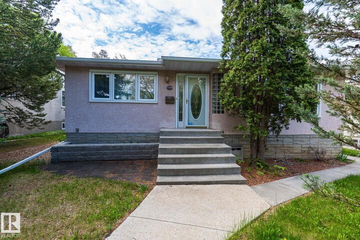 11815 76 Avenue NW — photo 1
