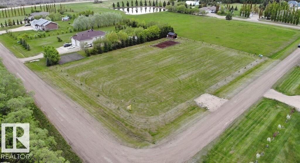 Property Photo: 38 - 27118 Hwy 18 AB T7P 2P5