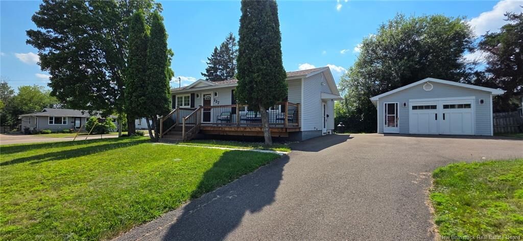Property Photo: 237 Buckingham Avenue NB E1B 2N9