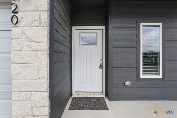 Property Photo: 1920 Royal Loop TX 76513