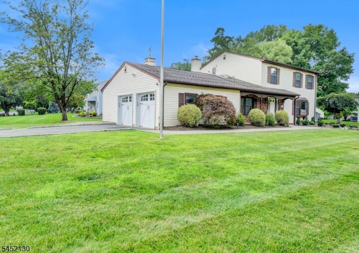 Property Photo:  11 Fox Run Dr  NJ 07936 