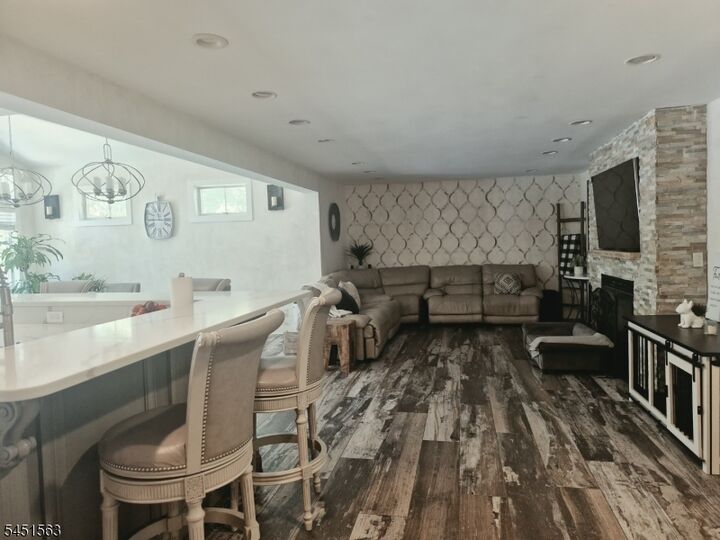Property Photo: 196 Hawthorne Dr NJ 07066