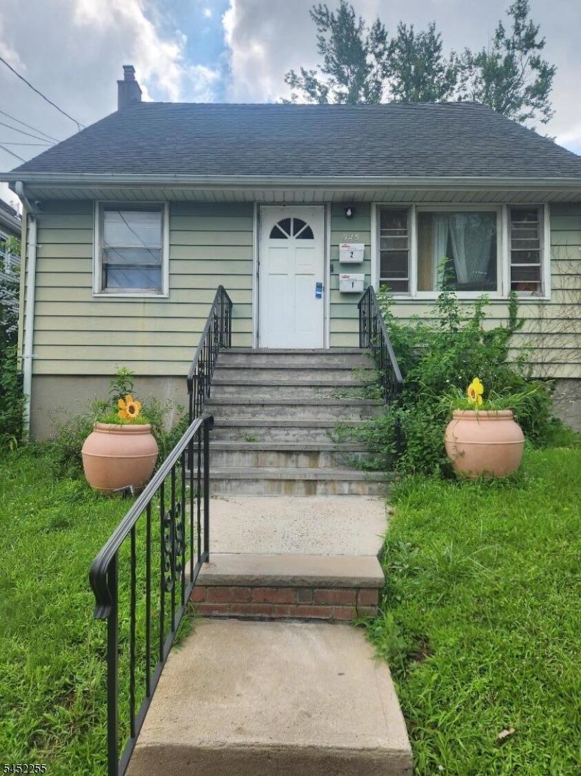 Property Photo:  525 Maple Ave  NJ 07036 