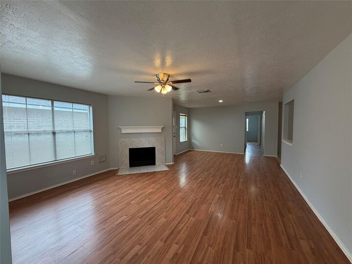 Property Photo:  7427 Briargate Drive  TX 77489 