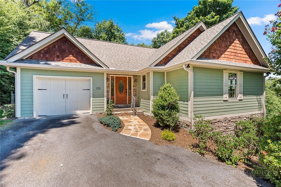 Property Photo: 159 Oak Leaf Trail NC 28607