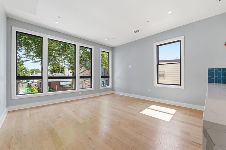 Property Photo:  389 Virginia Ave 2  NJ 07304 