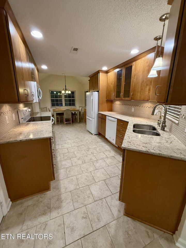 Property Photo: 1623 Chenoweth Circle TN 37909