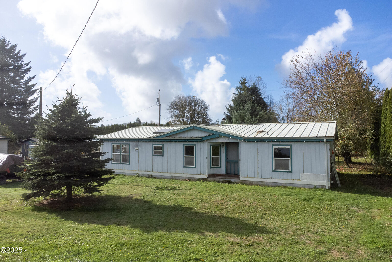 Property Photo:  373 NW B Street  OR 97380 