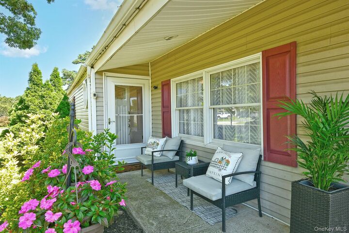 Property Photo:  29 Torrey Pine Lane  NY 11763 