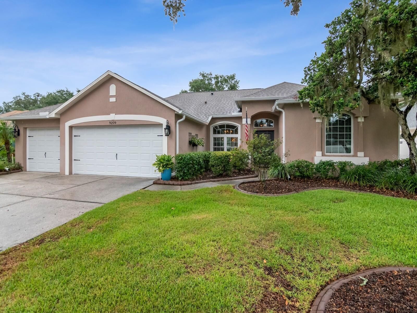 Property Photo: 9209 Waterbird Drive FL 33578
