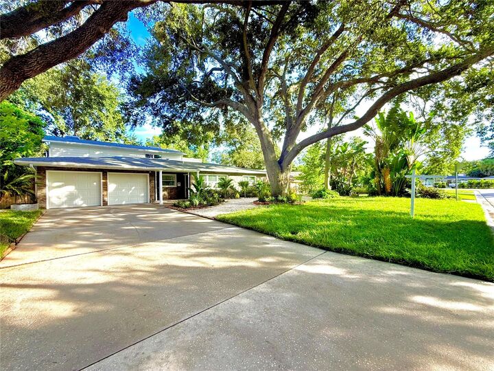 Property Photo:  1557 Robinson Drive N  FL 33710 