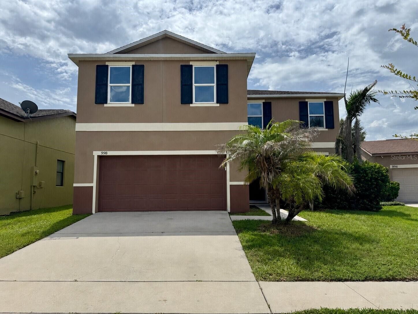 Property Photo:  998 Hermosa Way  FL 34744 