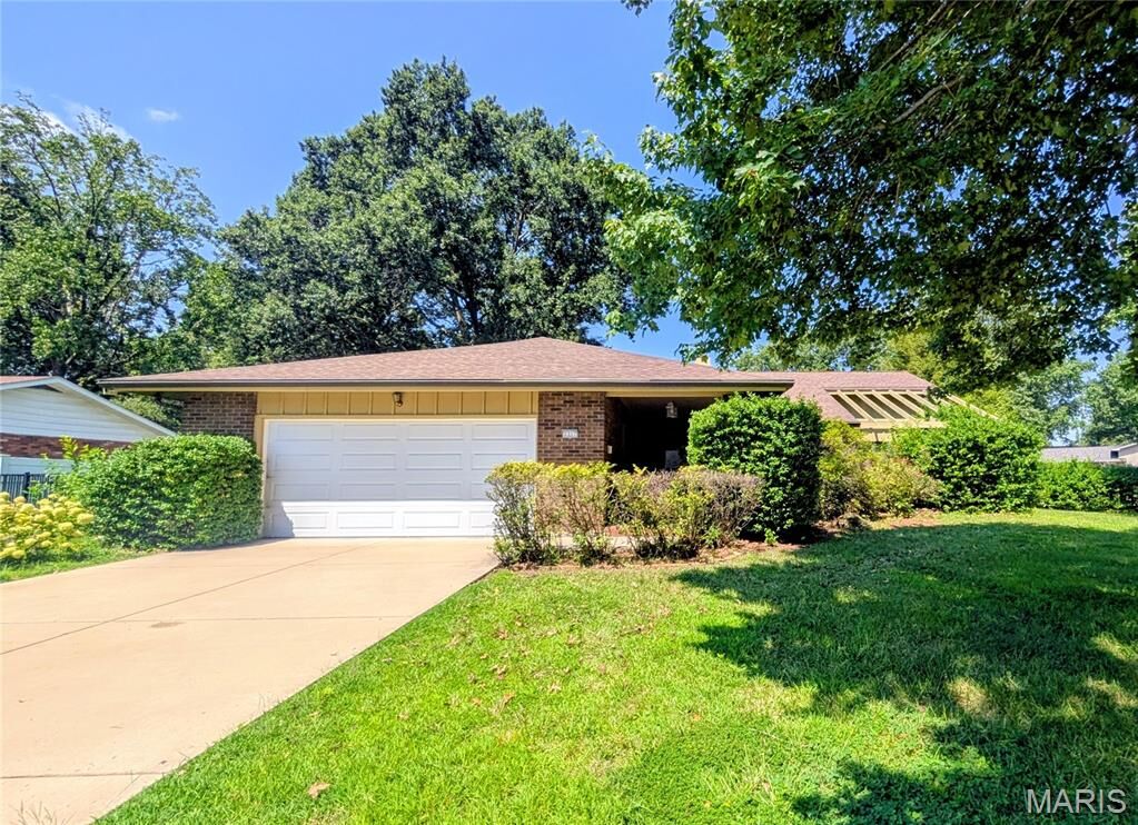 Property Photo:  3317 Princeton Drive  IL 62040 