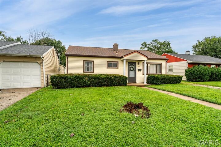 Property Photo:  3116 Wayne Avenue  IL 62040 
