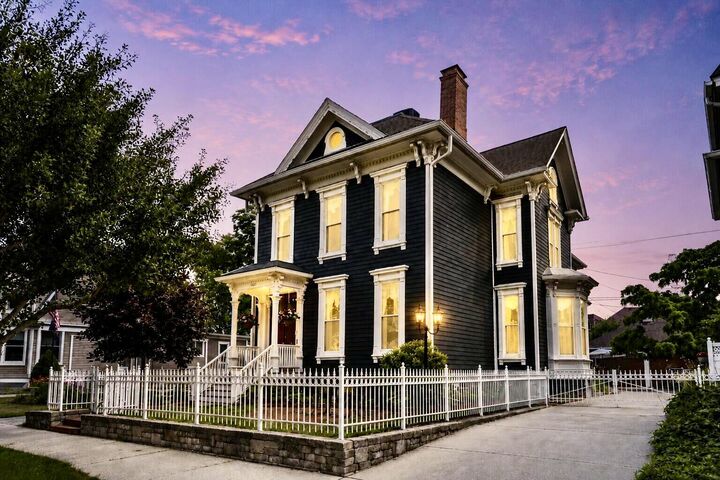 Property Photo: 1037 College Ave WI 53403
