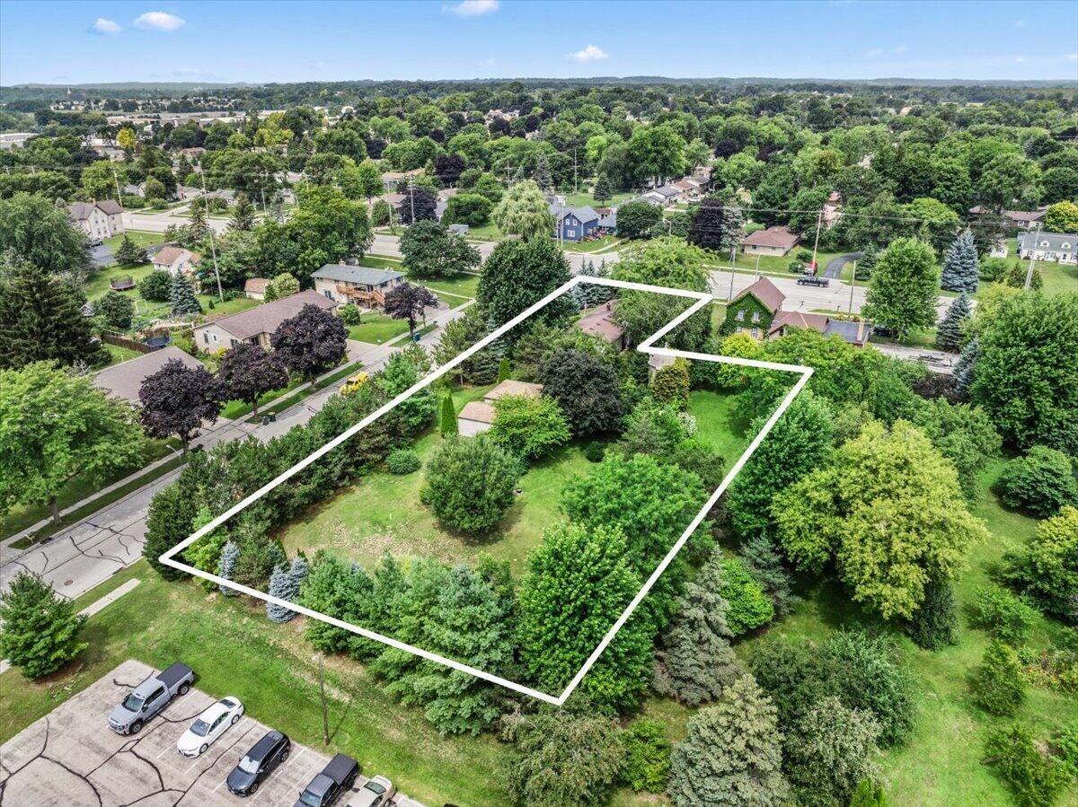 Property Photo: 6492 Municipal Dr WI 53095