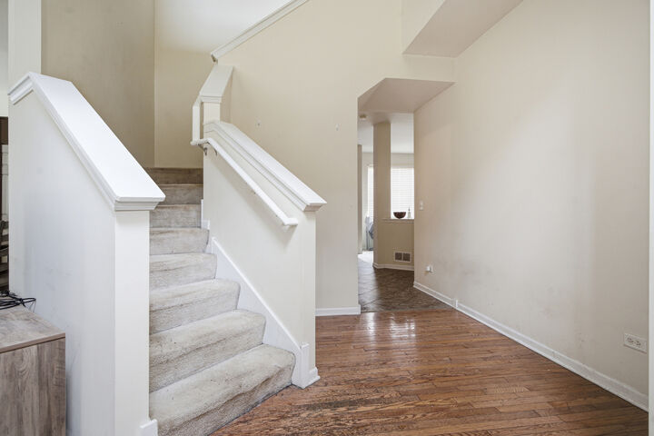 Property Photo:  702 Silver Leaf Court  IL 60431 