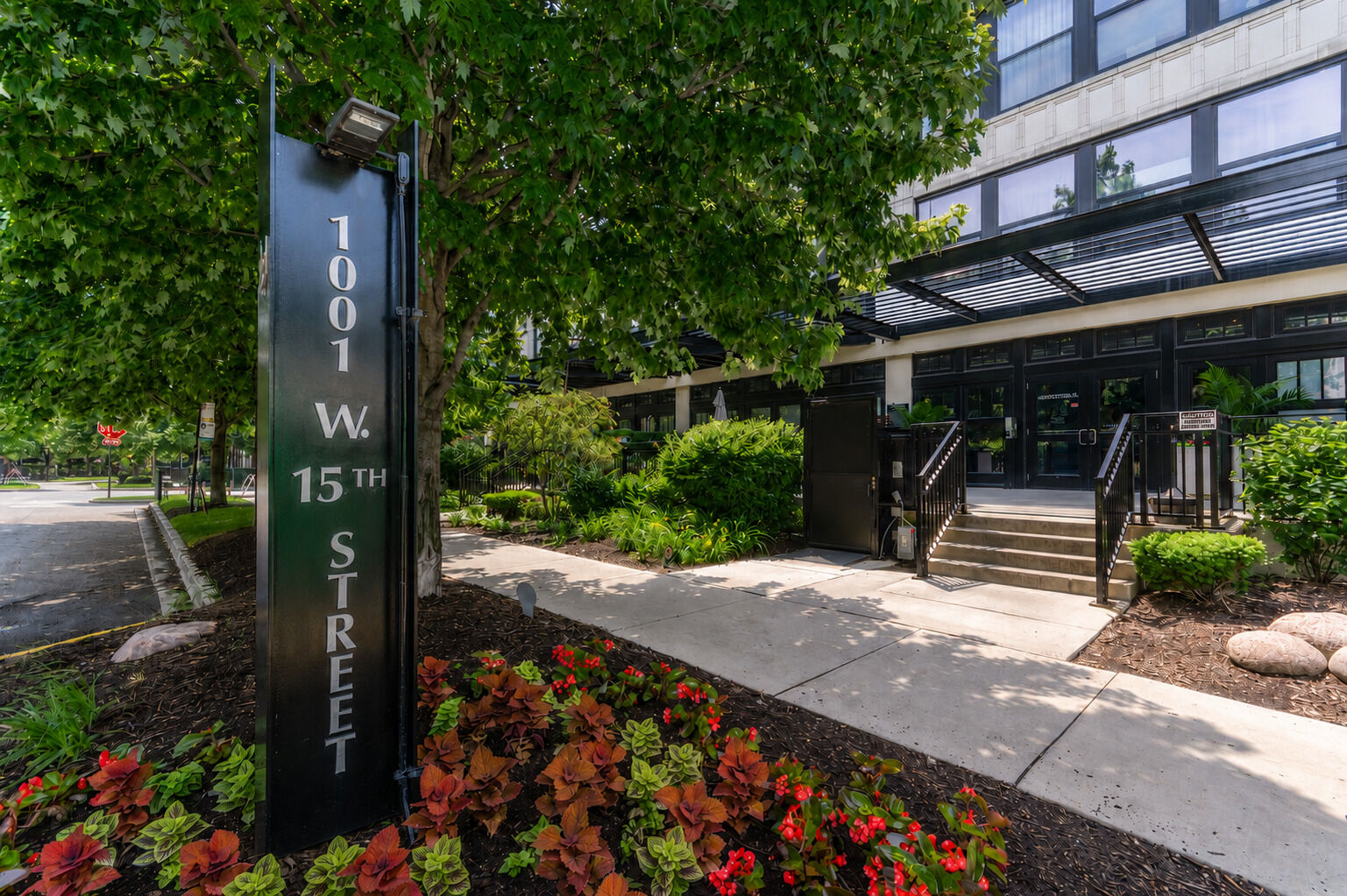 Property Photo: 1001 W 15th Street 316 IL 60608