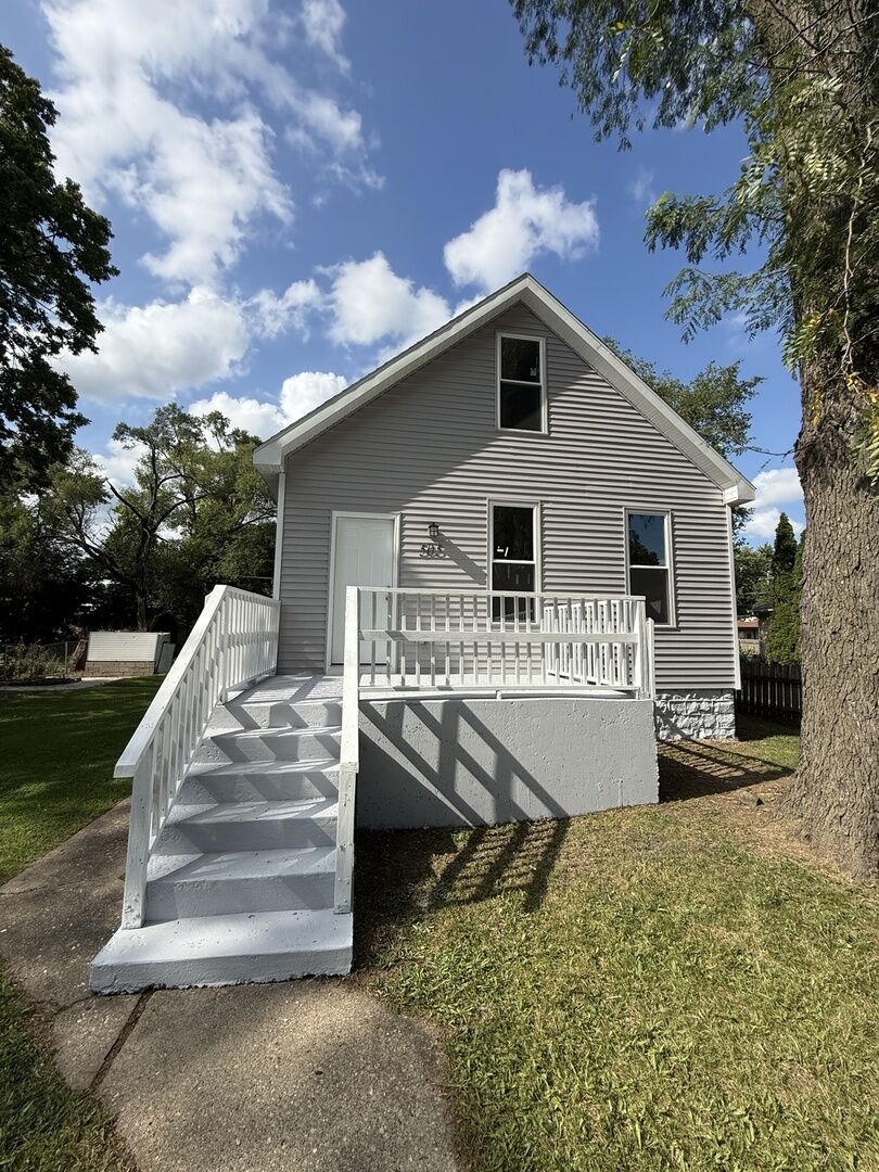 Property Photo:  505 Strong Avenue  IL 60433 