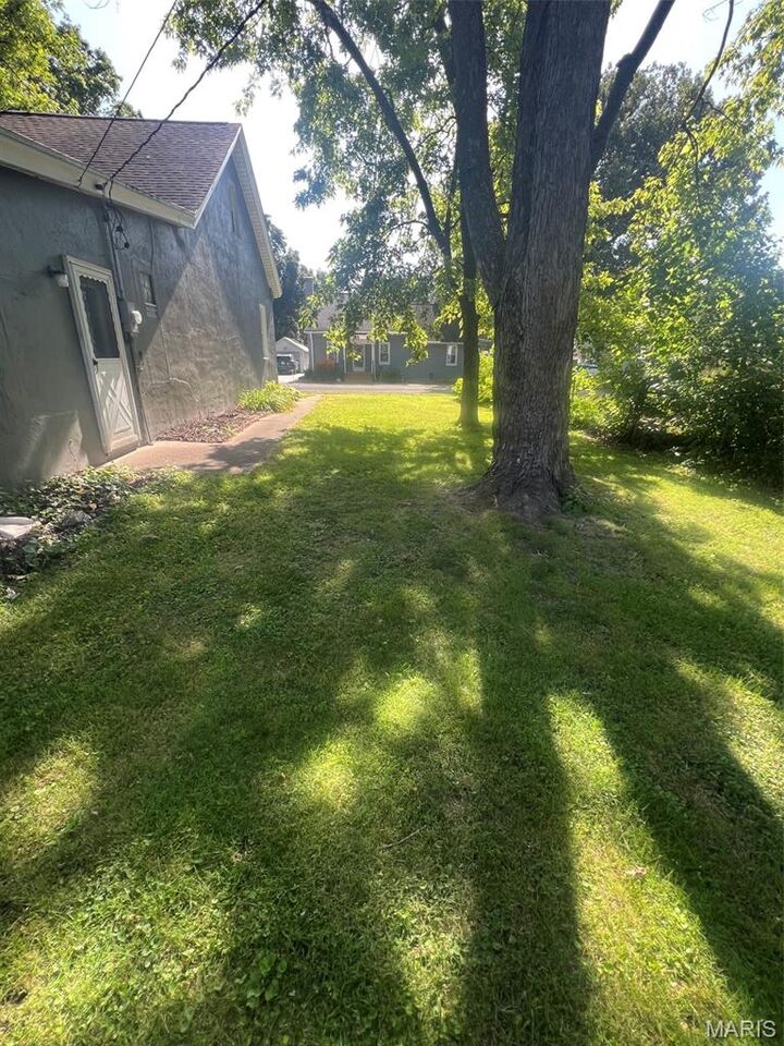 Property Photo: 106 S Cherry Street IL 62243